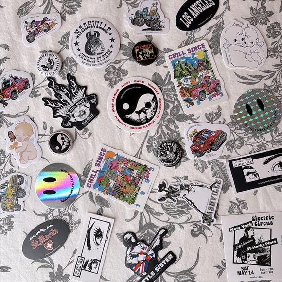 Brandy Melville Skylar Crop Tank Tops • Bundle of 2 - Picture 10 of 10